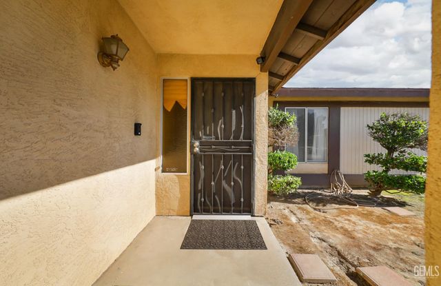 4109 Tyndall Avenue, Bakersfield, CA 93313