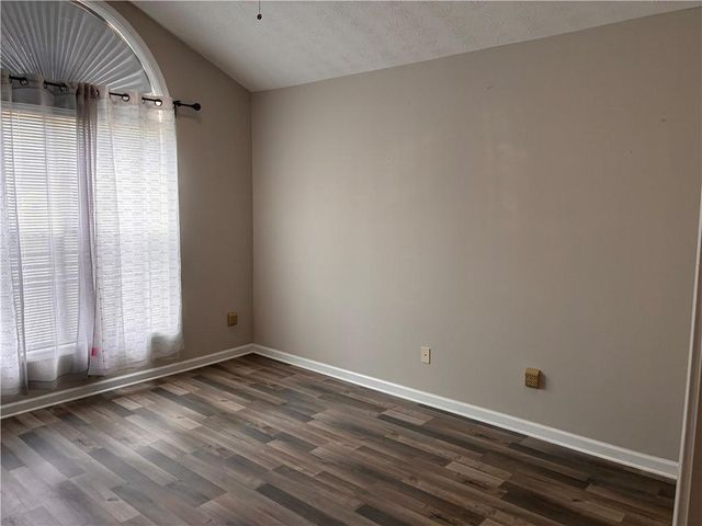 2010 Glen Parke Ct, Lawrenceville, GA 30044