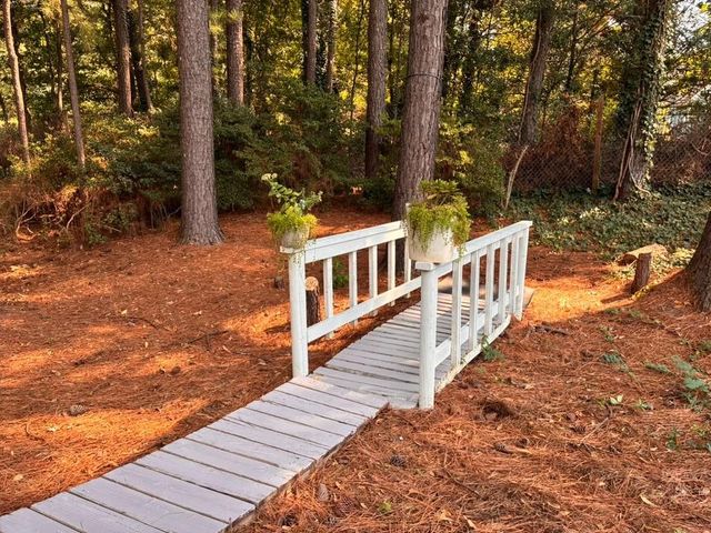 2010 Glen Parke Ct, Lawrenceville, GA 30044