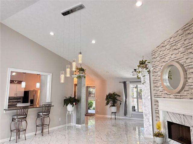 2010 Glen Parke Ct, Lawrenceville, GA 30044