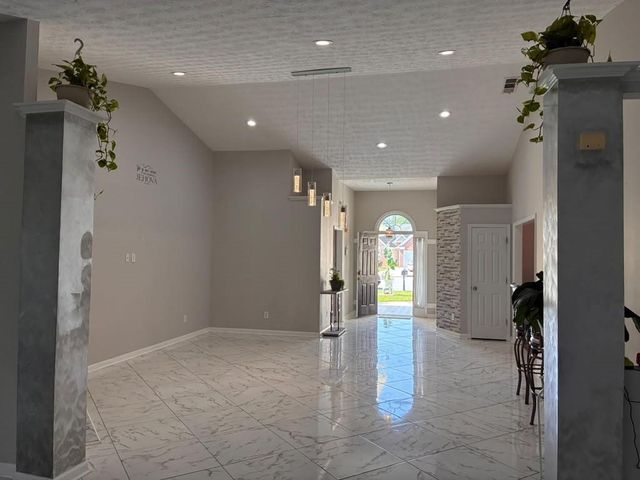 2010 Glen Parke Ct, Lawrenceville, GA 30044