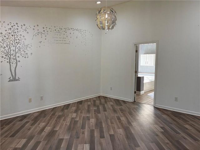 2010 Glen Parke Ct, Lawrenceville, GA 30044