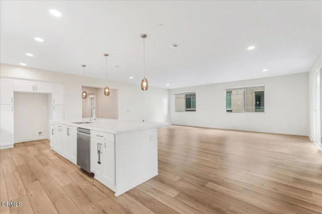 2830 Wagon Wheel Road 304, Oxnard, CA 93036