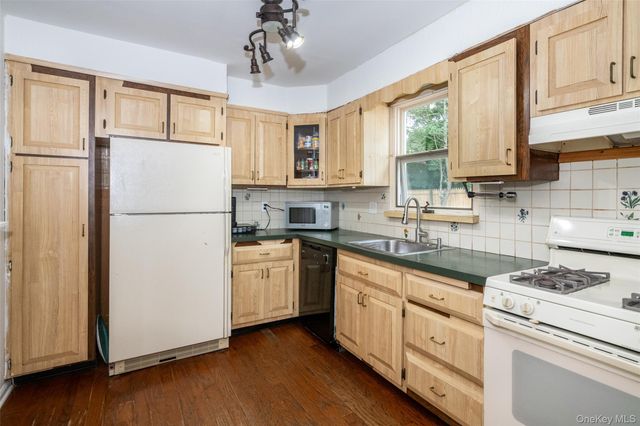40 Florence Avenue, Dobbs Ferry, NY 10522