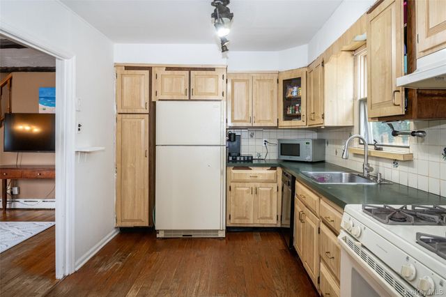 40 Florence Avenue, Dobbs Ferry, NY 10522