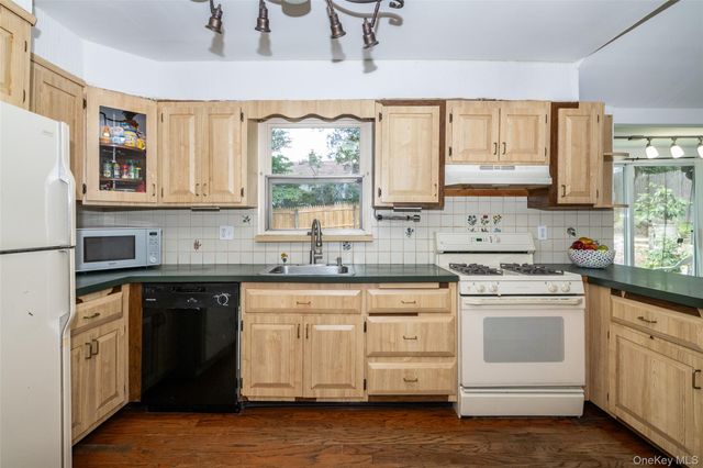 40 Florence Avenue, Dobbs Ferry, NY 10522