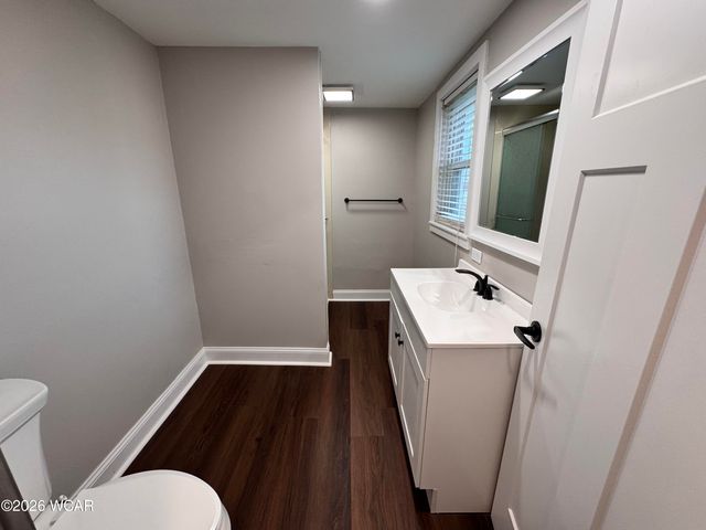 206 E Benton Street, Wapakoneta, OH 45895