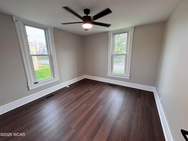 206 E Benton Street, Wapakoneta, OH 45895