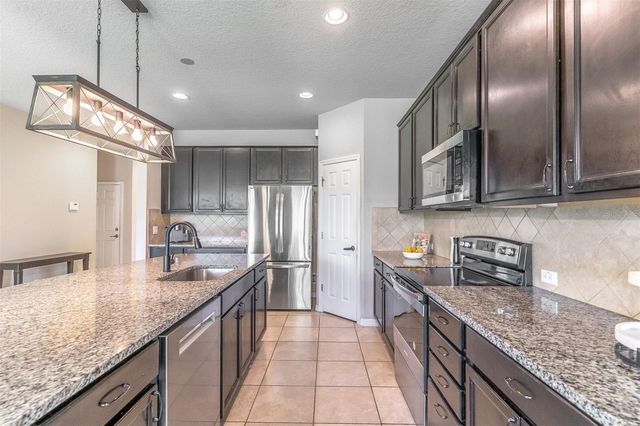 652 BISHOP BAY LOOP, Apopka, FL 32712