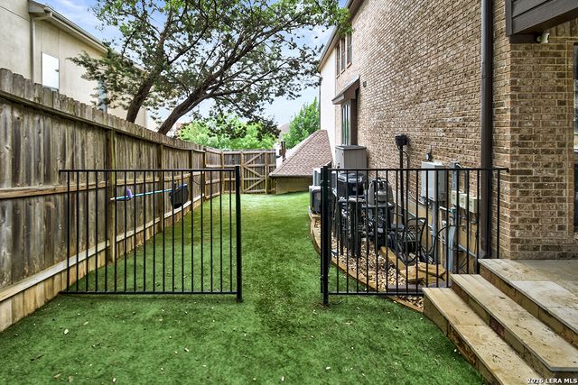 1519 SUN MTN, San Antonio, TX 78258