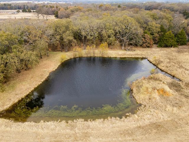299 Sadler Road, Whitesboro, TX 76273