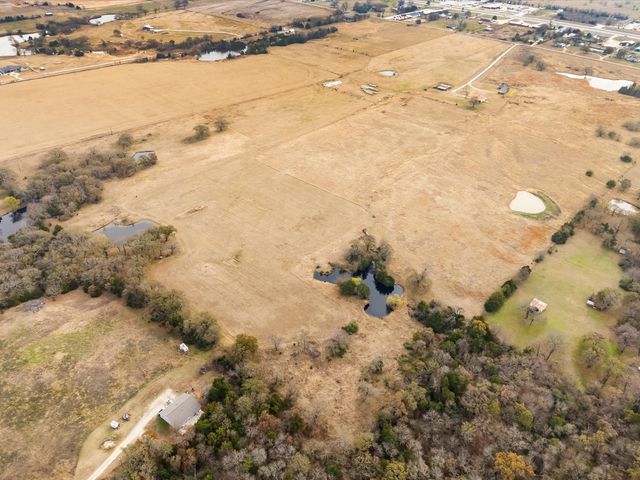 299 Sadler Road, Whitesboro, TX 76273