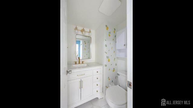 96 Wick Drive, Fords, NJ 08863