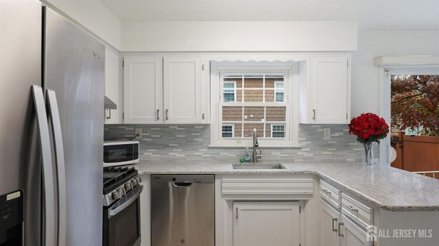 96 Wick Drive, Fords, NJ 08863