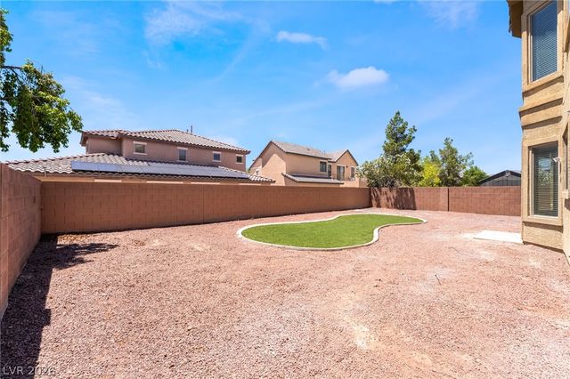 5725 Awakening Street, North Las Vegas, NV 89081