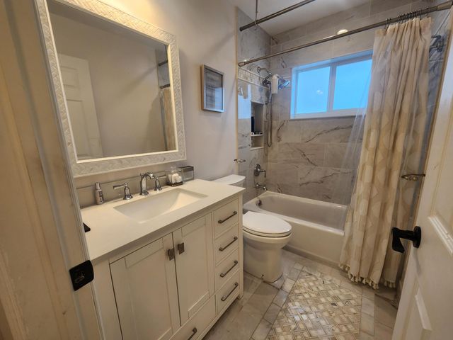 250 E Riverbend Drive, Sunrise, FL 33326