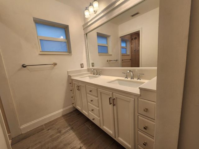 250 E Riverbend Drive, Sunrise, FL 33326