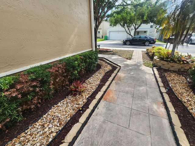 250 E Riverbend Drive, Sunrise, FL 33326