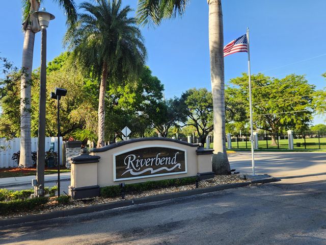 250 E Riverbend Drive, Sunrise, FL 33326