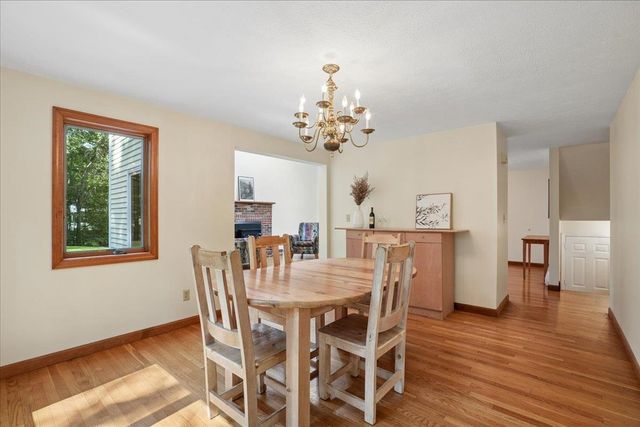 10 Standish Way, Amherst, NH 03031