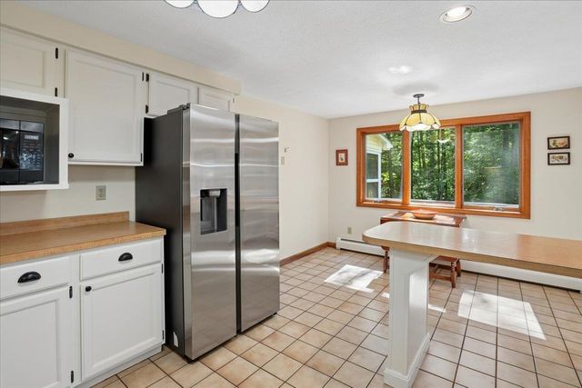 10 Standish Way, Amherst, NH 03031