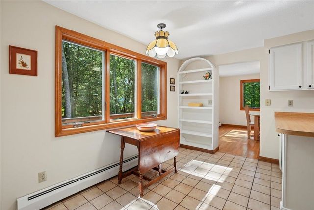 10 Standish Way, Amherst, NH 03031
