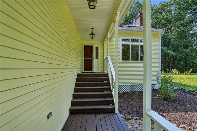 10 Standish Way, Amherst, NH 03031