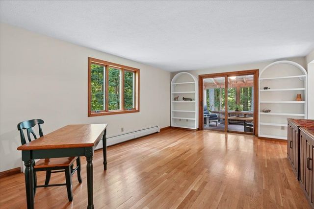 10 Standish Way, Amherst, NH 03031