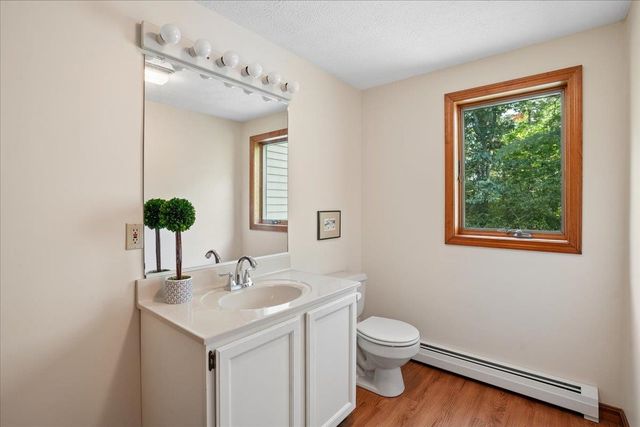 10 Standish Way, Amherst, NH 03031