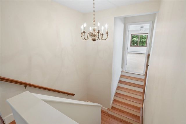 10 Standish Way, Amherst, NH 03031