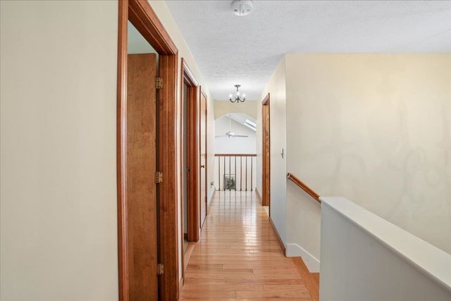 10 Standish Way, Amherst, NH 03031