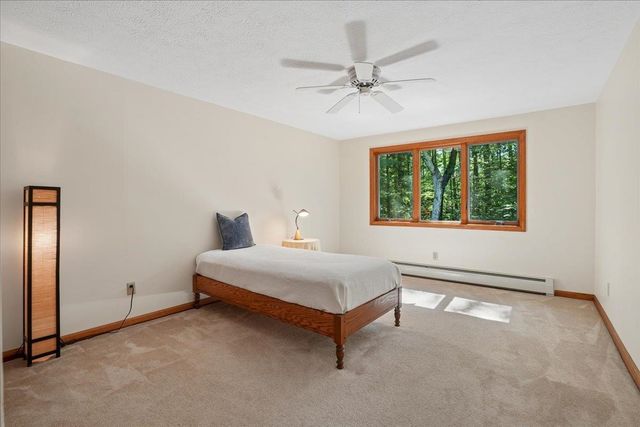 10 Standish Way, Amherst, NH 03031