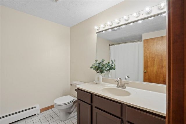 10 Standish Way, Amherst, NH 03031