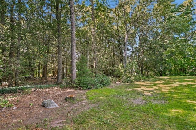 10 Standish Way, Amherst, NH 03031