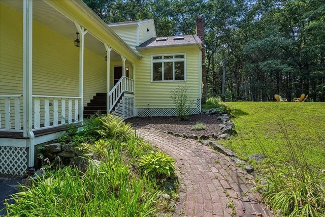 10 Standish Way, Amherst, NH 03031