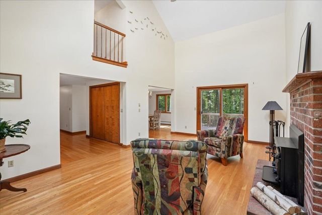 10 Standish Way, Amherst, NH 03031