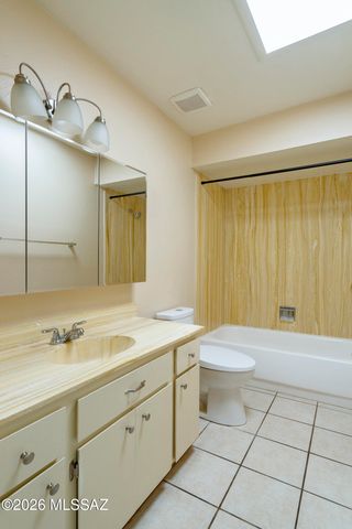 118 E Cholla Shadows Drive, Oro Valley, AZ 85704