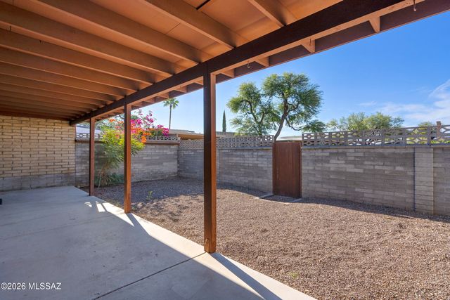 118 E Cholla Shadows Drive, Oro Valley, AZ 85704