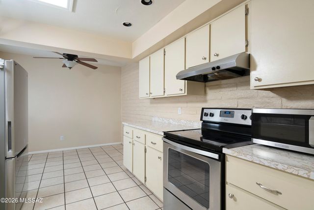 118 E Cholla Shadows Drive, Oro Valley, AZ 85704