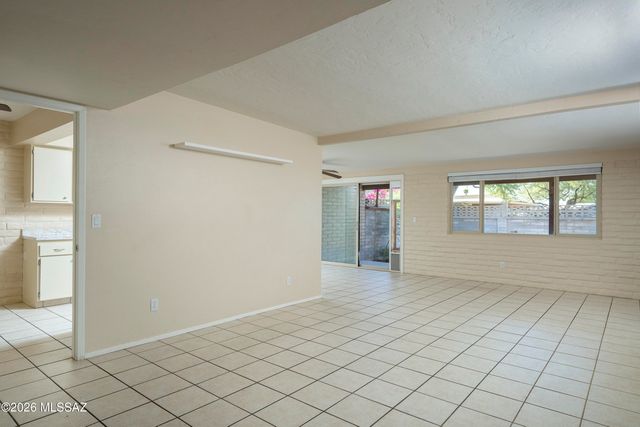 118 E Cholla Shadows Drive, Oro Valley, AZ 85704