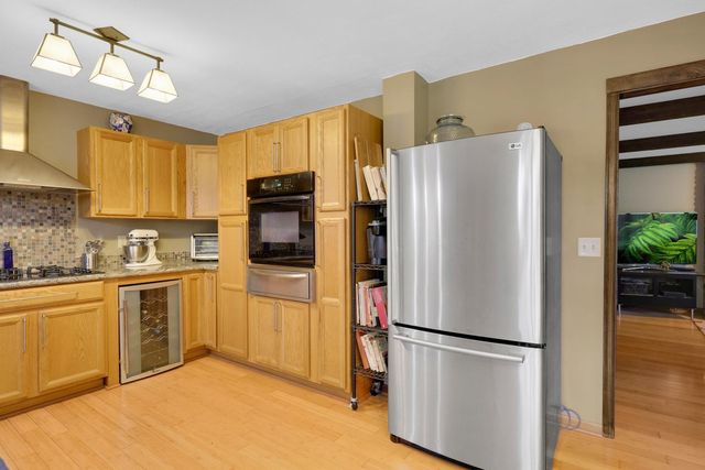 417 Brandywine Dr., Burnsville, MN 55337