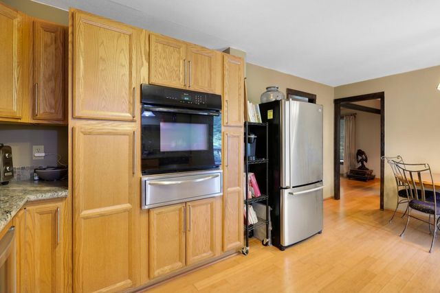417 Brandywine Dr., Burnsville, MN 55337