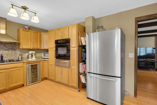 417 Brandywine Dr., Burnsville, MN 55337