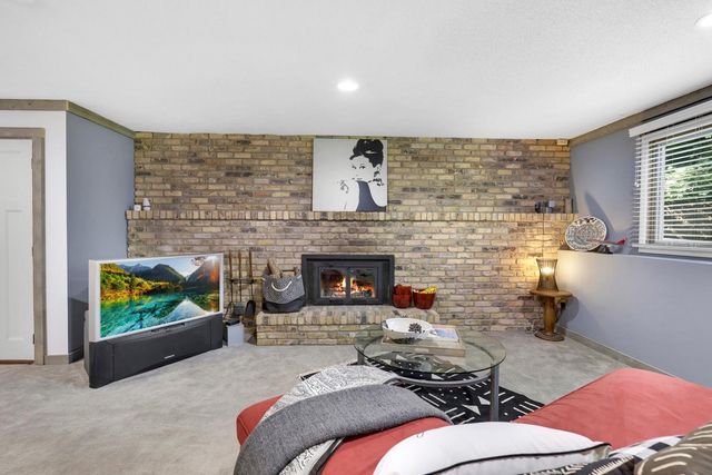417 Brandywine Dr., Burnsville, MN 55337