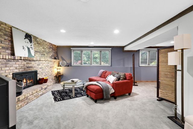 417 Brandywine Dr., Burnsville, MN 55337