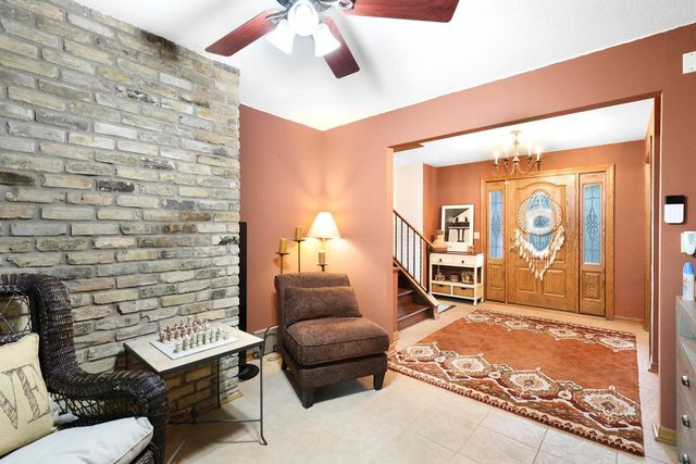 417 Brandywine Dr., Burnsville, MN 55337