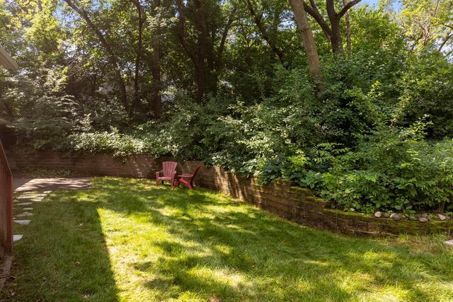 417 Brandywine Dr., Burnsville, MN 55337