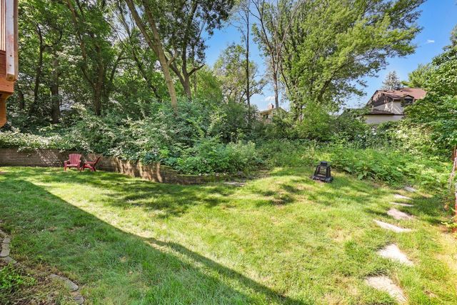 417 Brandywine Dr., Burnsville, MN 55337