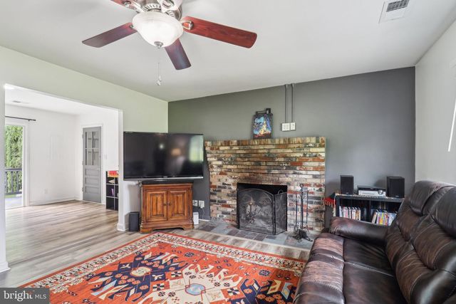 12 TURNER DR, Stafford, VA 22556