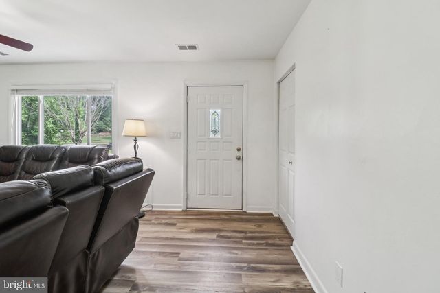 12 TURNER DR, Stafford, VA 22556